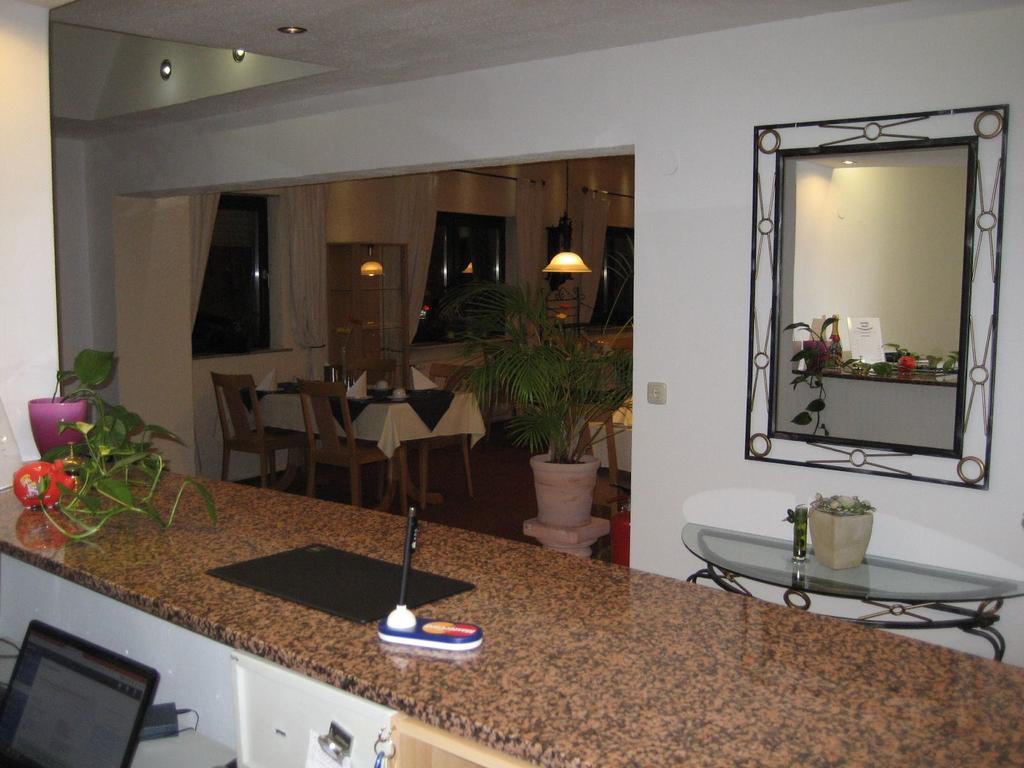 Hotel Zum Schnackel In Mainz Wiesbaden Bagian luar foto